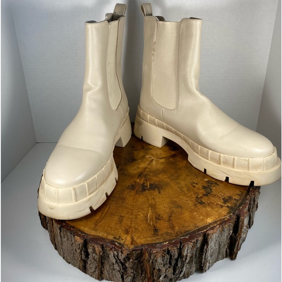 EXE’ Ankle Boot - Picture 4 of 5